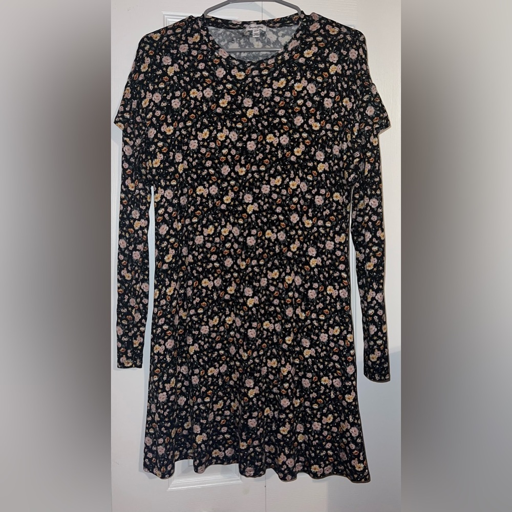 Love fire floral long sleeve dress Juniors M Medium Soft Knit